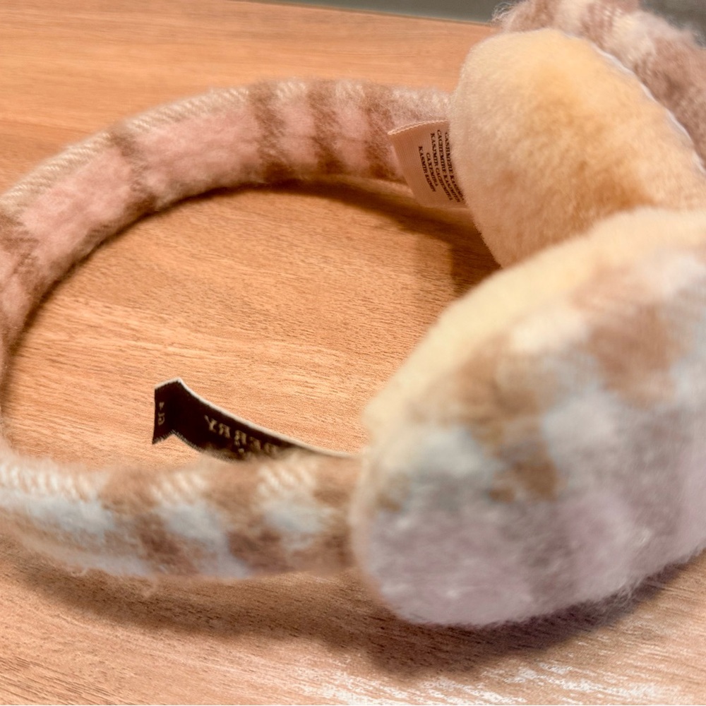 Burberry Earmuffs Cashmere Pink